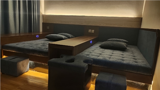 炕床房間關燈后